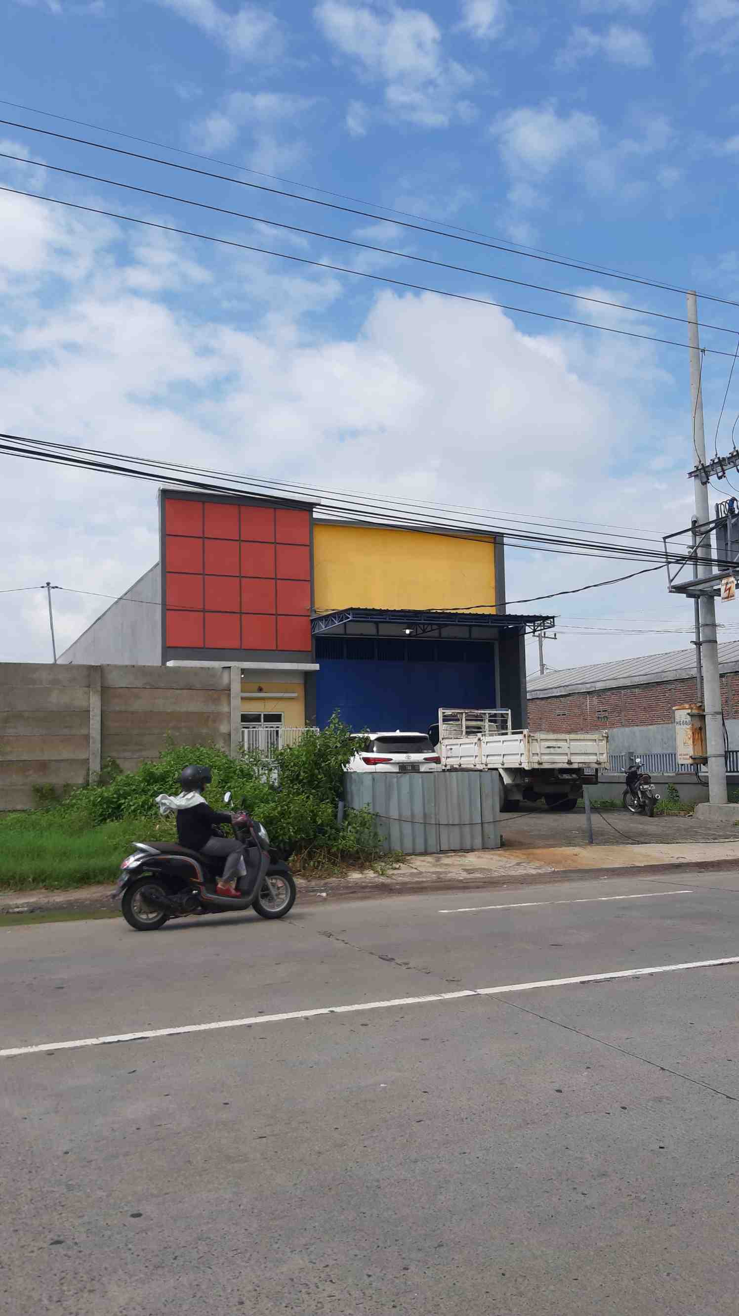 Dijual Gudang di Jl A Yani Mojosari, Belahan Tengah, Mojokerto