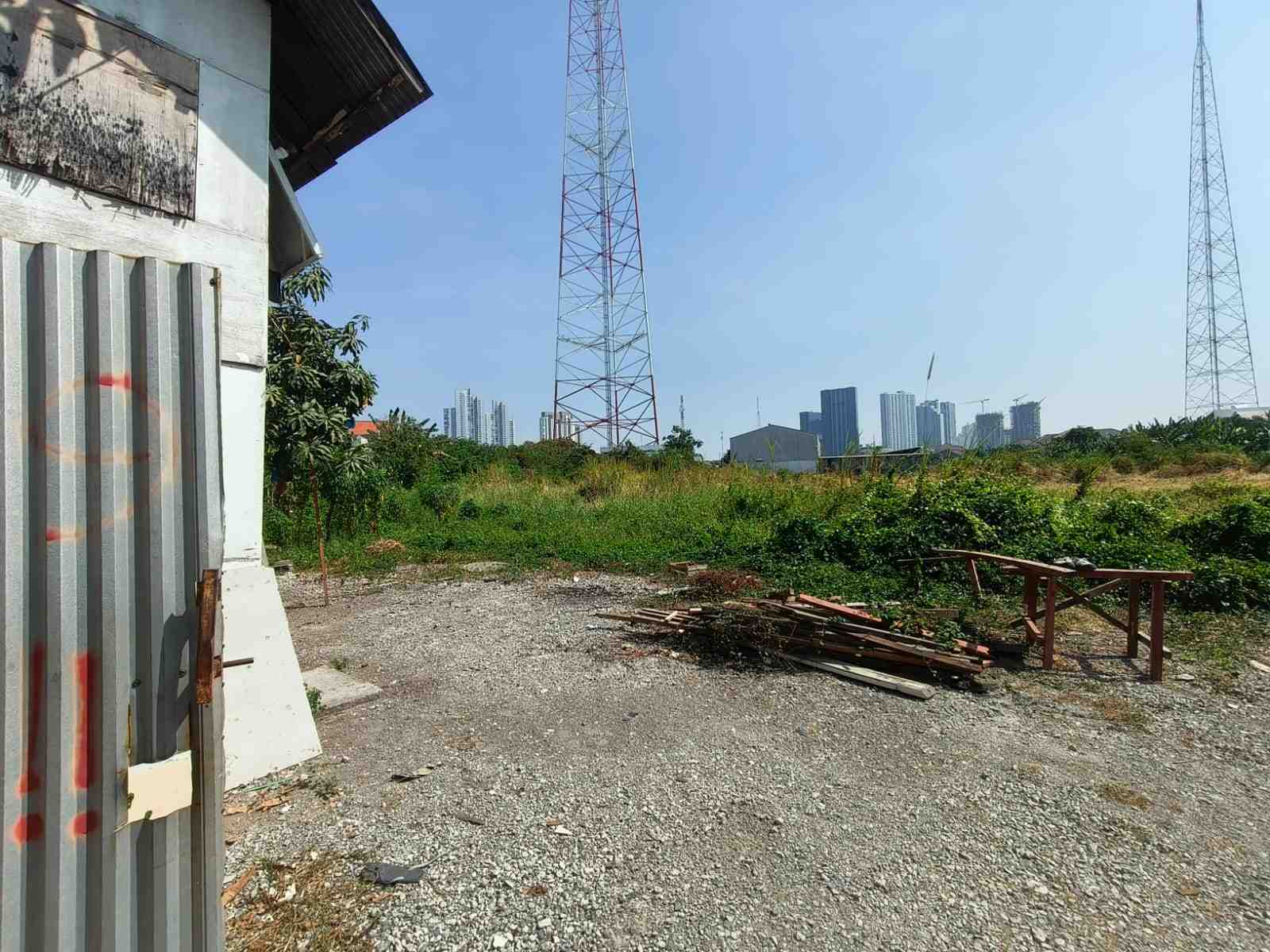 Tanah di Simpang Darmo Permai Selatan